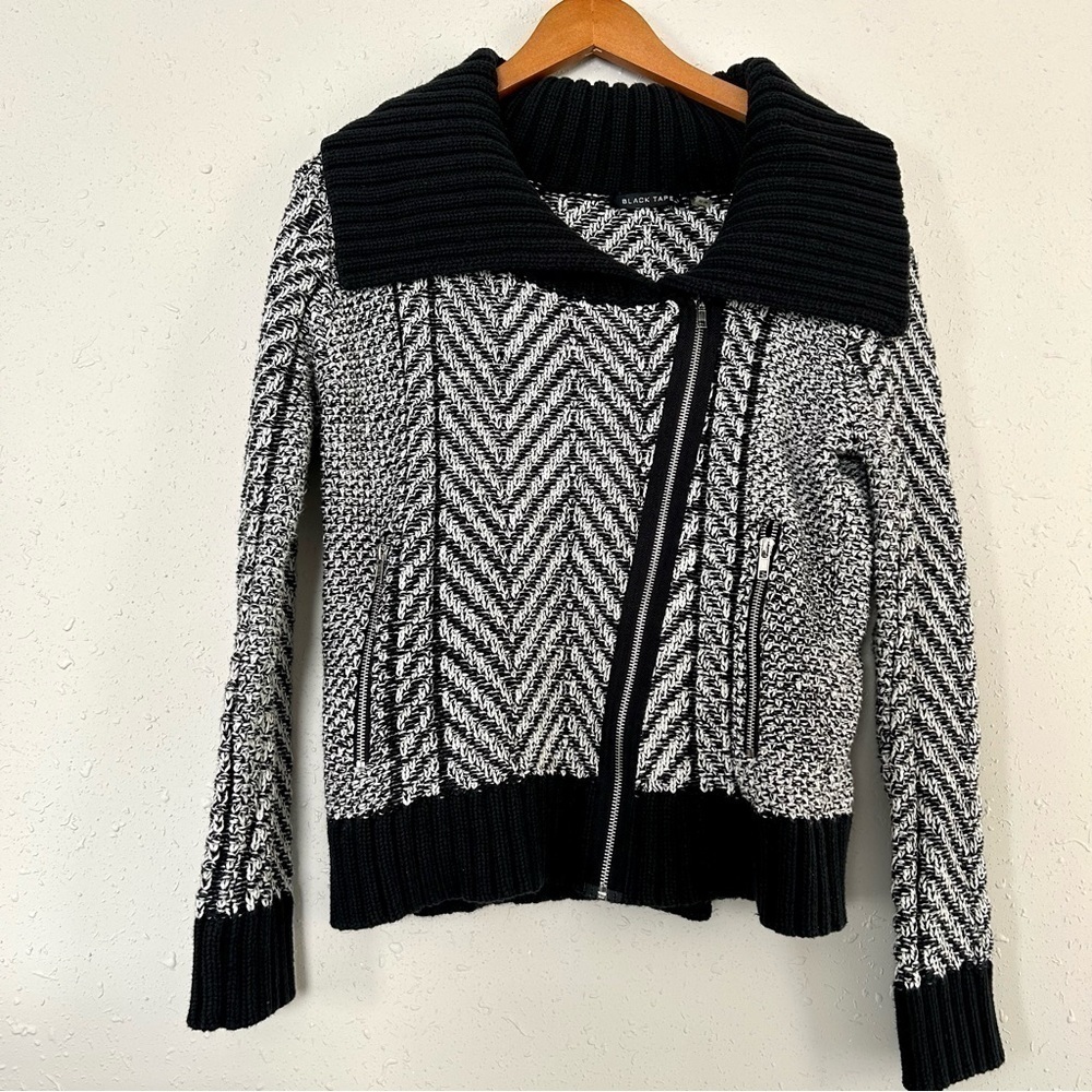 🦋 Black Tape Black White Asymmetrical Zipper Cardigan Medium